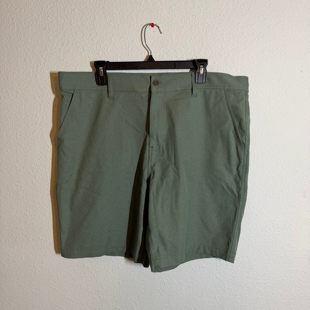 32 Degrees Cool Stretch Performance Shorts Mens 38 Sage Green Golf Hiking Casual